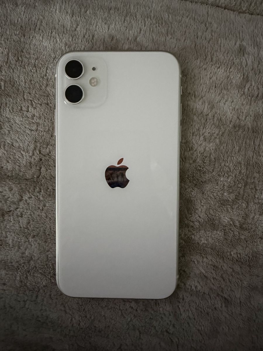 iPhone 11 (128GB)