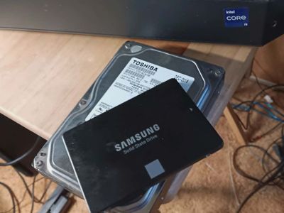 2 drives 1 hd 1 ssd