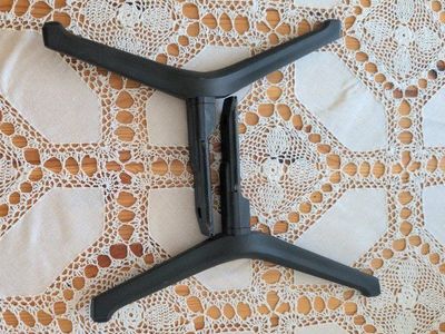 Samsung 75 inch LCD Smart TV original leg stands