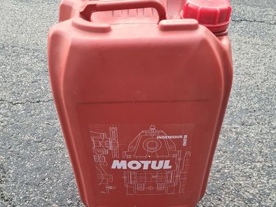 Motul 8100 X-Clean Full Synthetic motor oil 5w-40 Jerrycan 20 liter