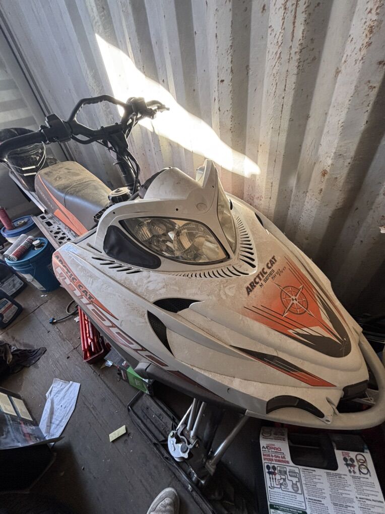 2009 artic cat M1000