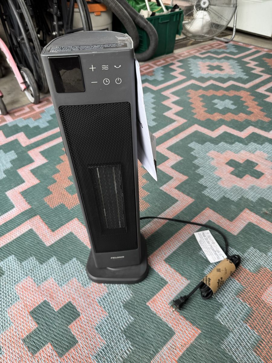 Like New! Pelonis Tower Space Heater with Digital Display Oscillation and Remote 