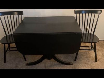 GORGEOUS VINTAGE DROP LEAF TABLE W/2 WINDSOR CHAIR