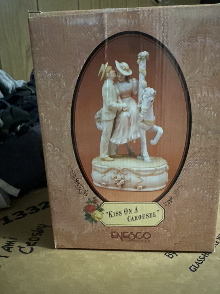 Kiss On A Carousel Music Box