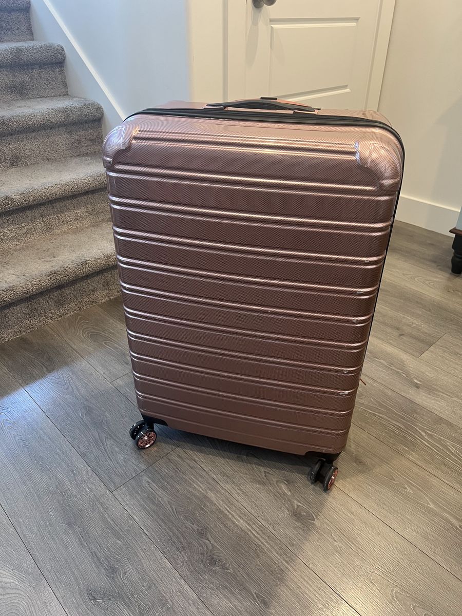 iFLY Fibertech Hardshell Spinner Suitcase | Large 29" Checked | Rose Gold