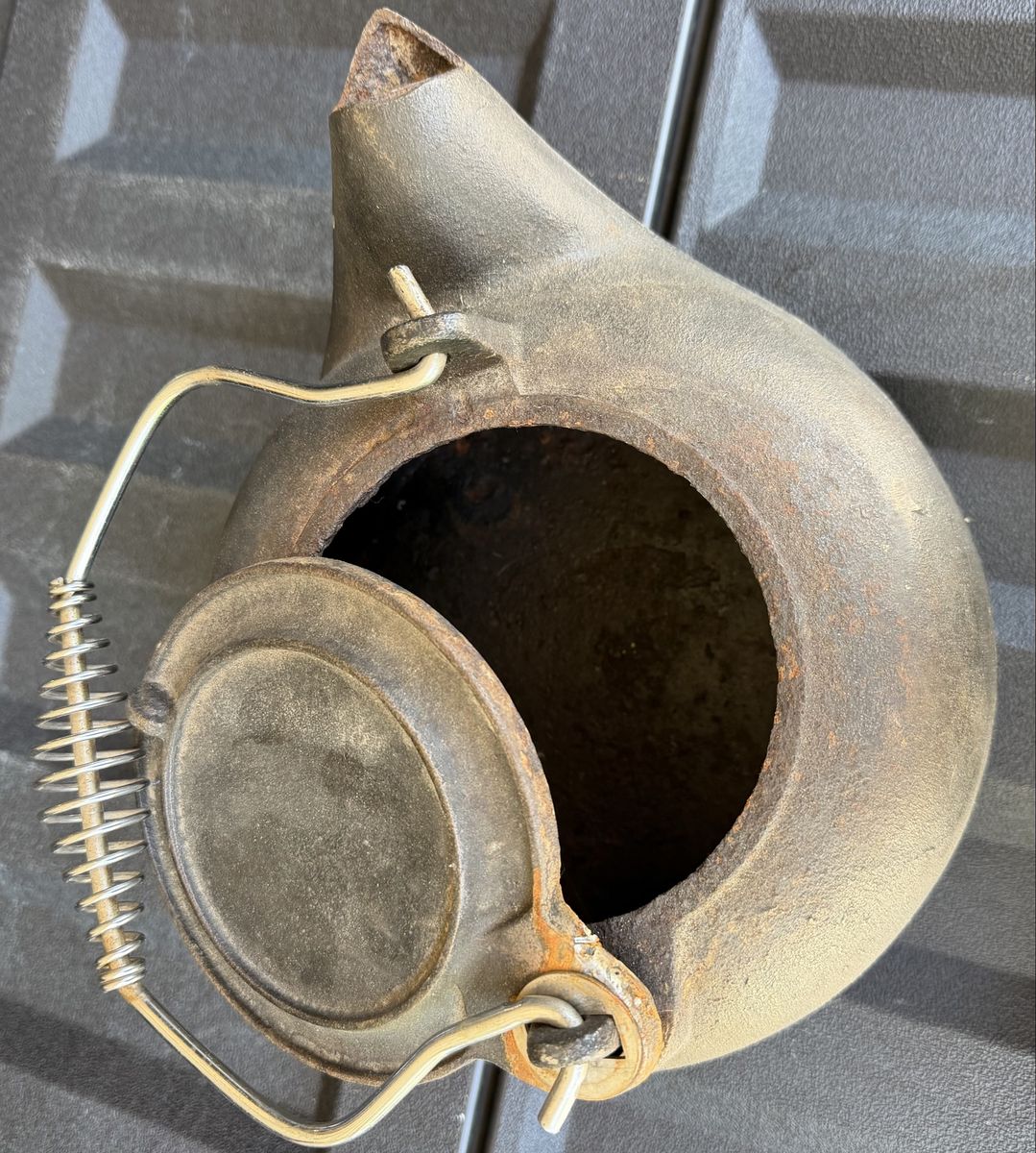 Main image 6