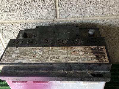Used excellent like new 12 v battery $30.00 (buy sell trade)