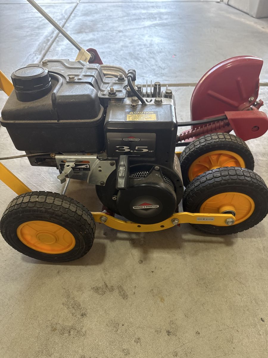 McLANE Edger 3.5HP Briggs & Stratton Engine Gas-Powered Walk-Behind Lawn Edger