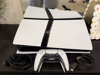 Sony PlayStation 5 Pro PS5 Console Disc Version with Controller and Cables - Excellent Condition