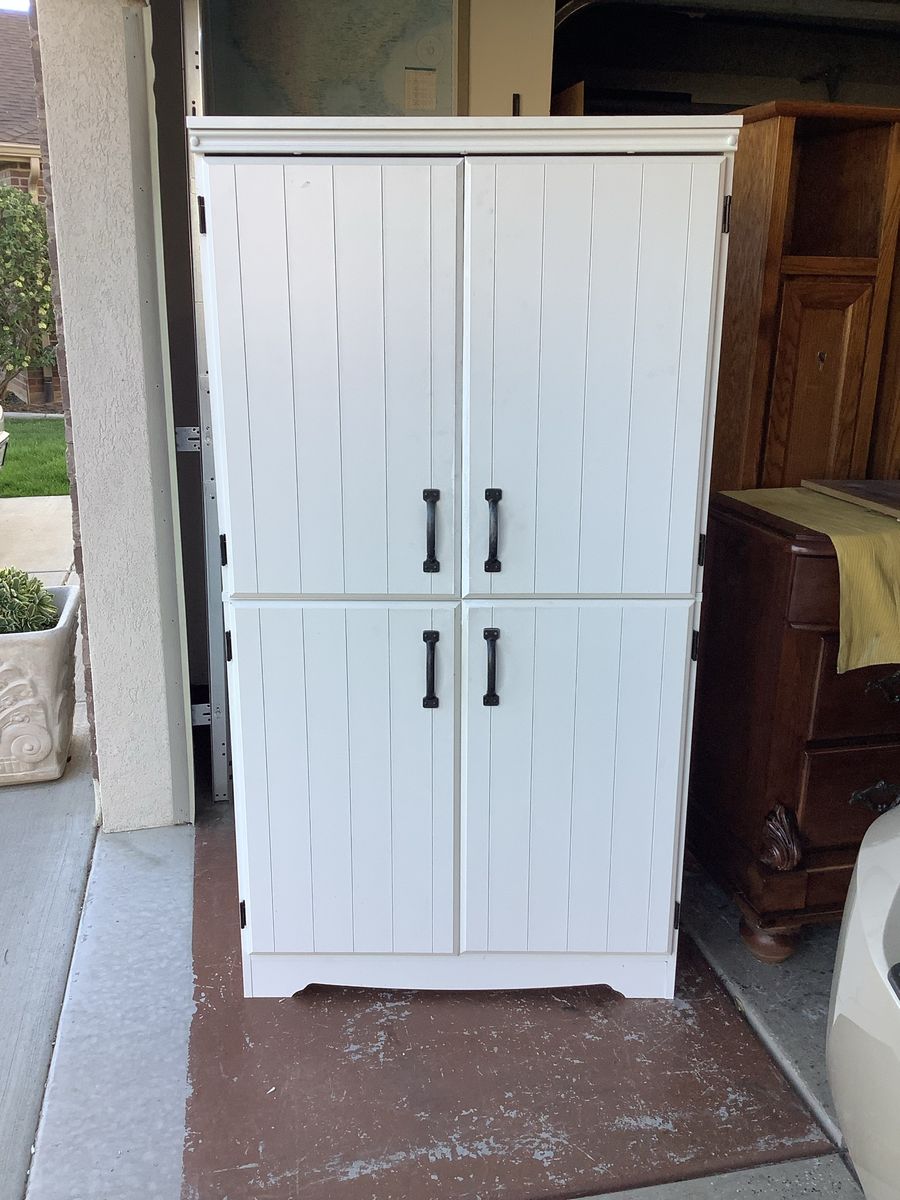 5 Adjustable Shelf Stotage Cabinet