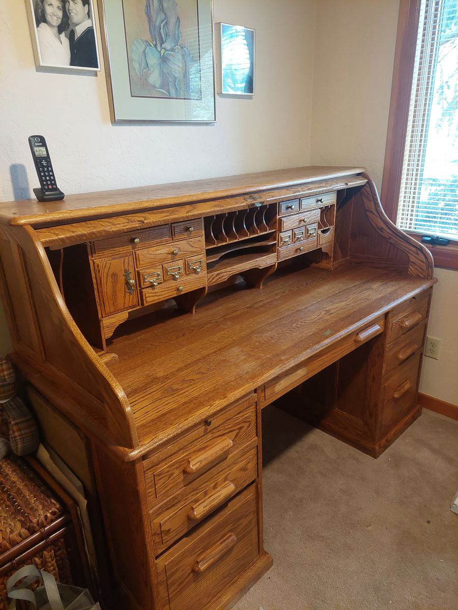 Beautiful Roll Top Desk
