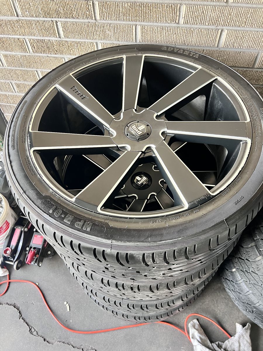 24 DUB Wheels 6x5.5 6x135 Cadillac GMC Ford CHEVY