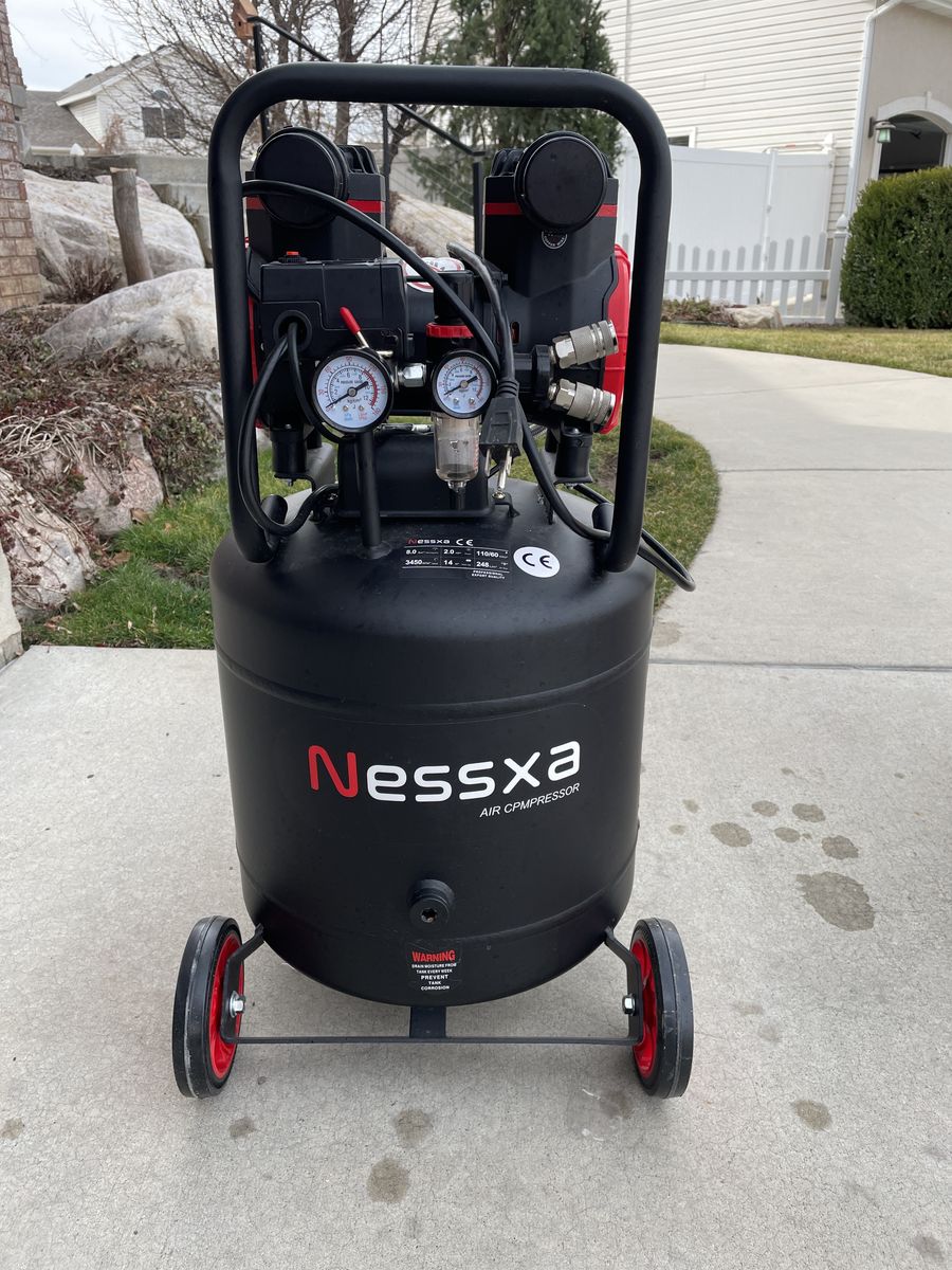 Nessxa 14 gl Air Compressor    LIKE NEW