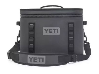YETI Hopper Flip 18 Cooler (TAGS ATTACHED)