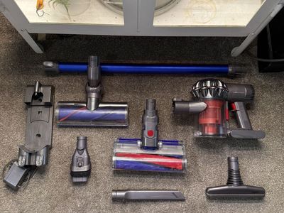 CLEAN Dyson v6 absolute vacuum