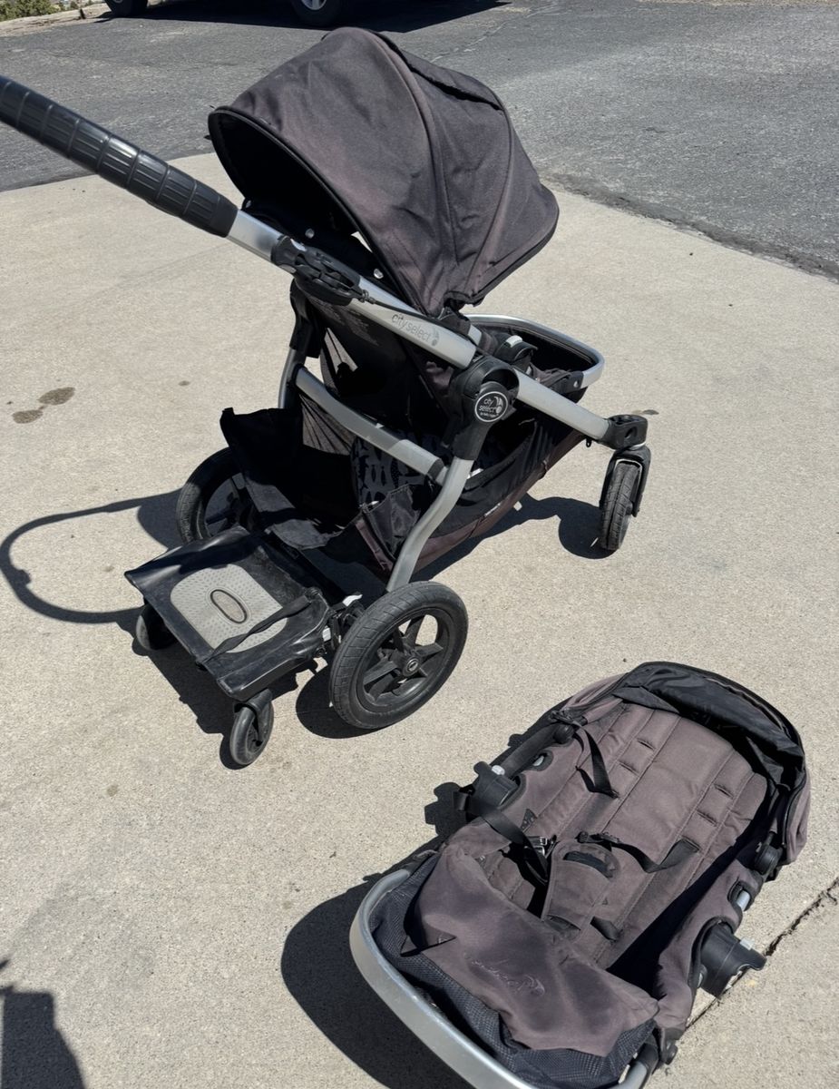 City Select Stroller with Extra Seat and Glider Board fits 3!