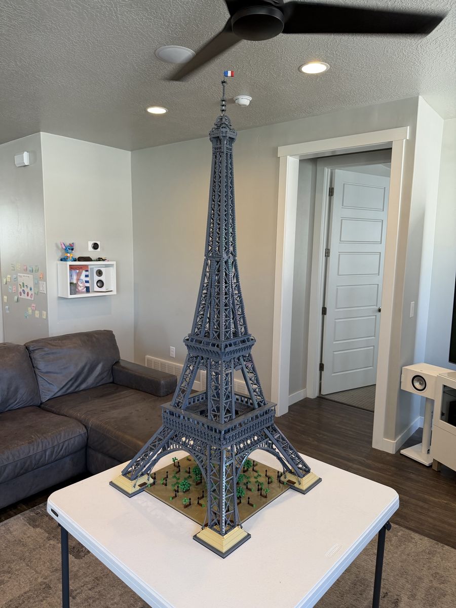 Knockoff Lego Eiffel Tower 10307