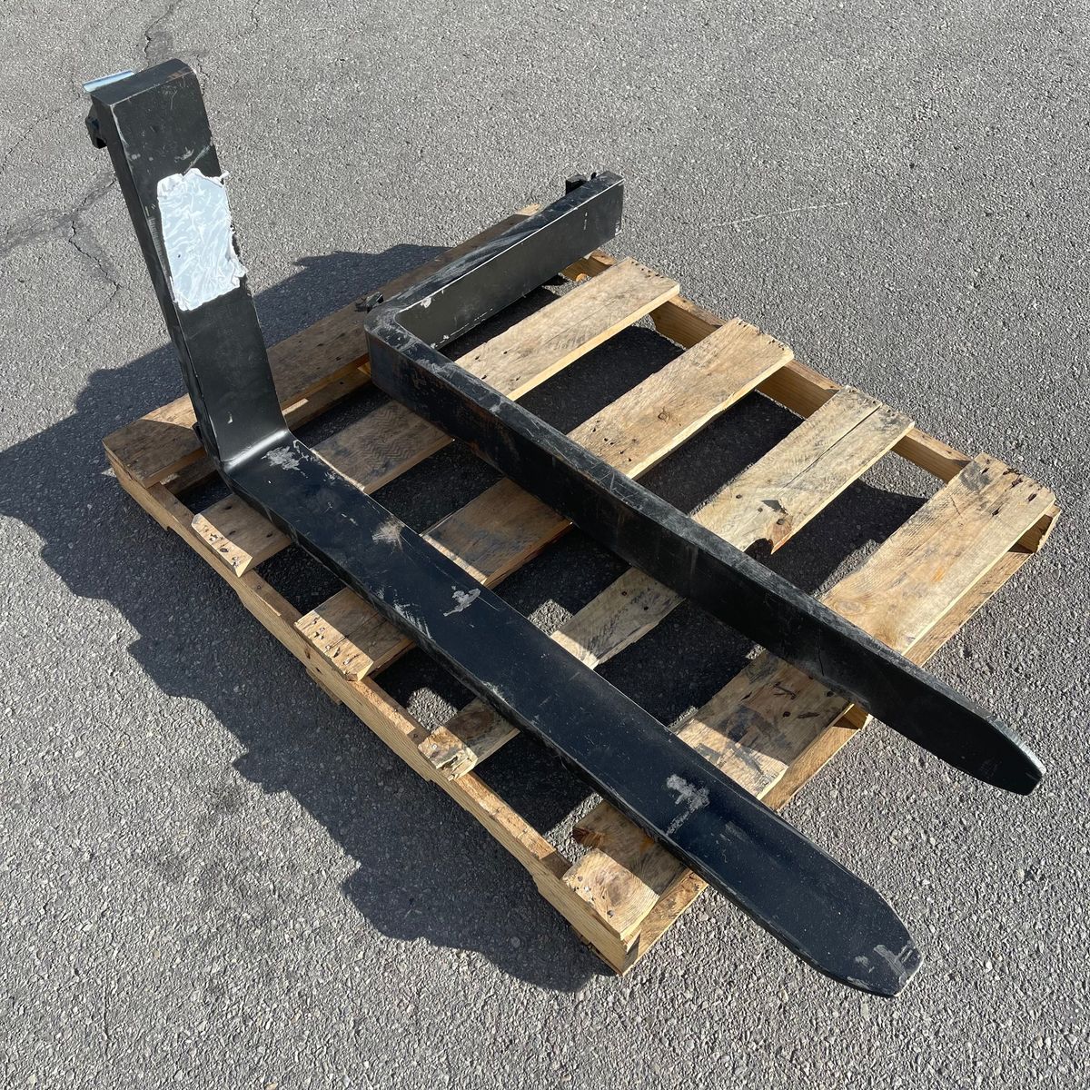 UNBRANDED Heavy-duty Forklift Forks 60”x4" 16” Carriage Class 2  (New)