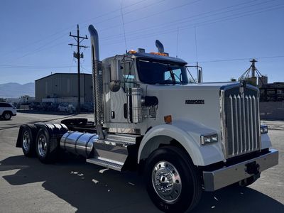 Kenworth Day Cab Semi Truck Tractor - White