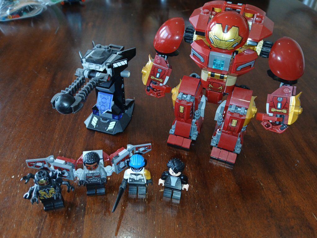 LEGO Infinity War Set