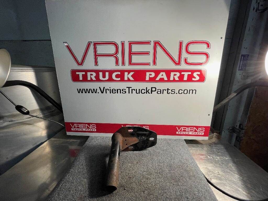 Freightliner Right Front Bumper Bracket