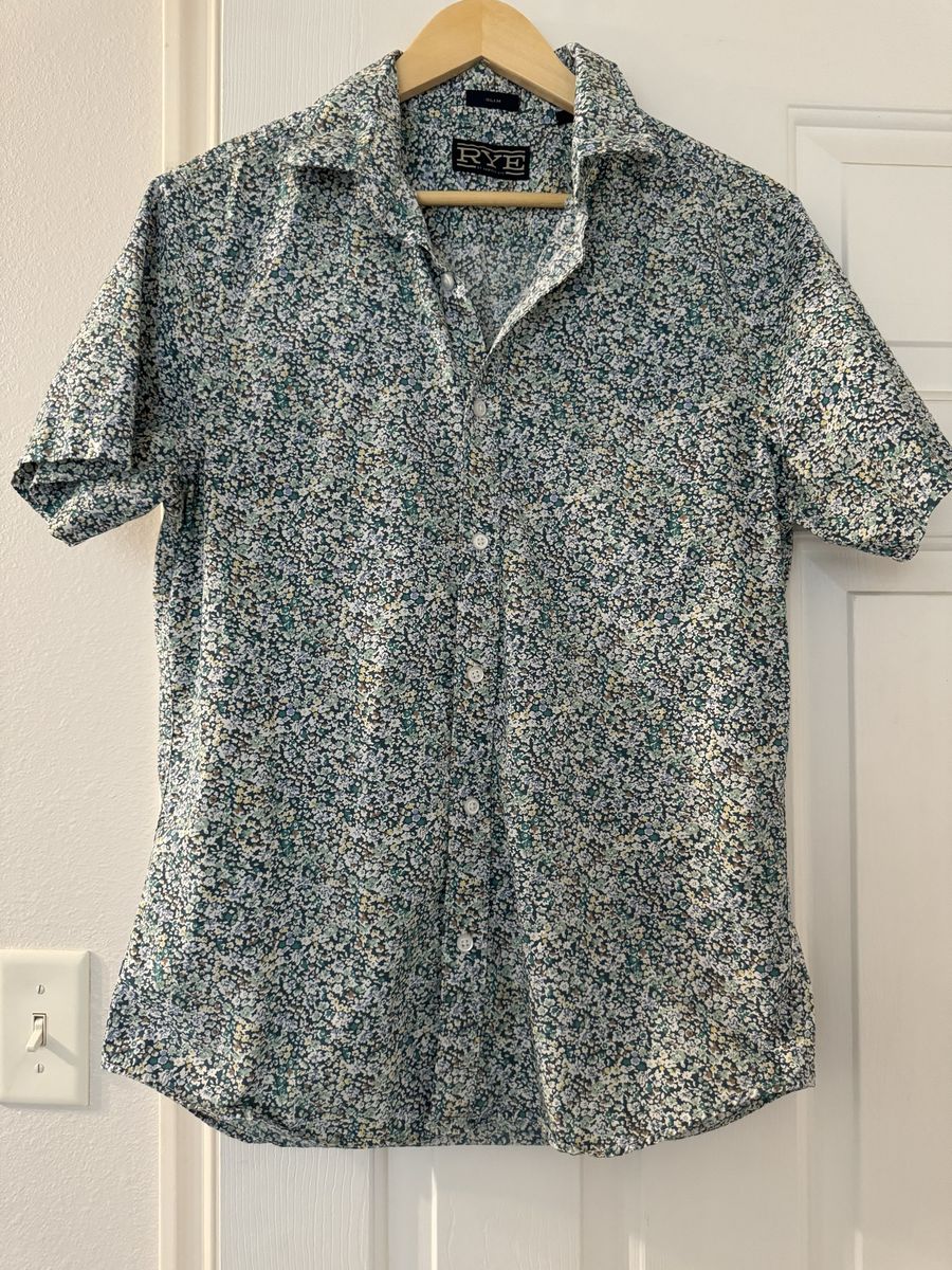 Men’s button up t-shirt