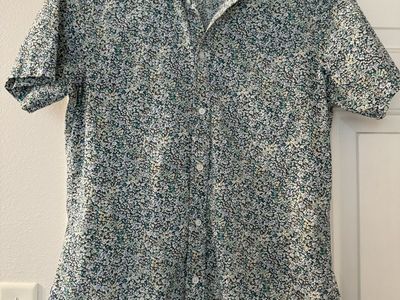 Men’s button up t-shirt