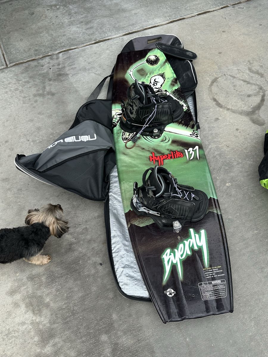 Hyperlite 137 Byerly Wakeboard. Bindings aren’t the best.