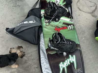 Hyperlite 137 Byerly Wakeboard. Bindings aren’t the best.