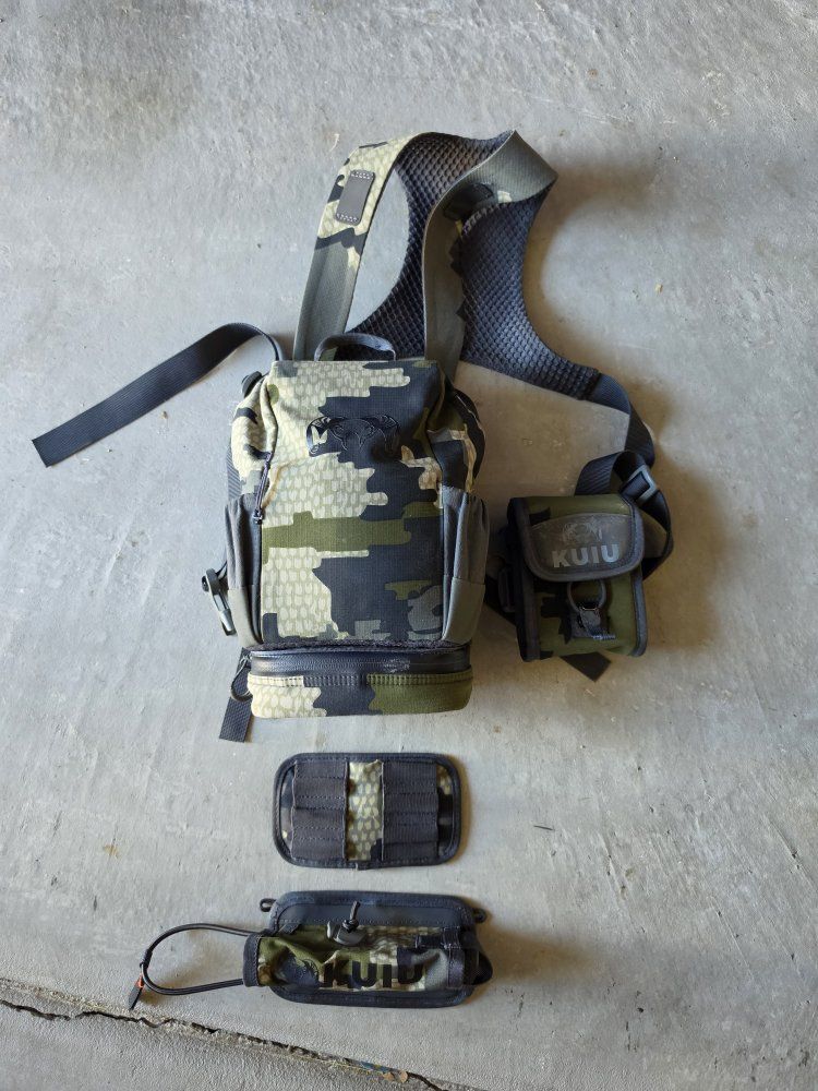 Kuiu Camo Binocular Harness System with Accessories