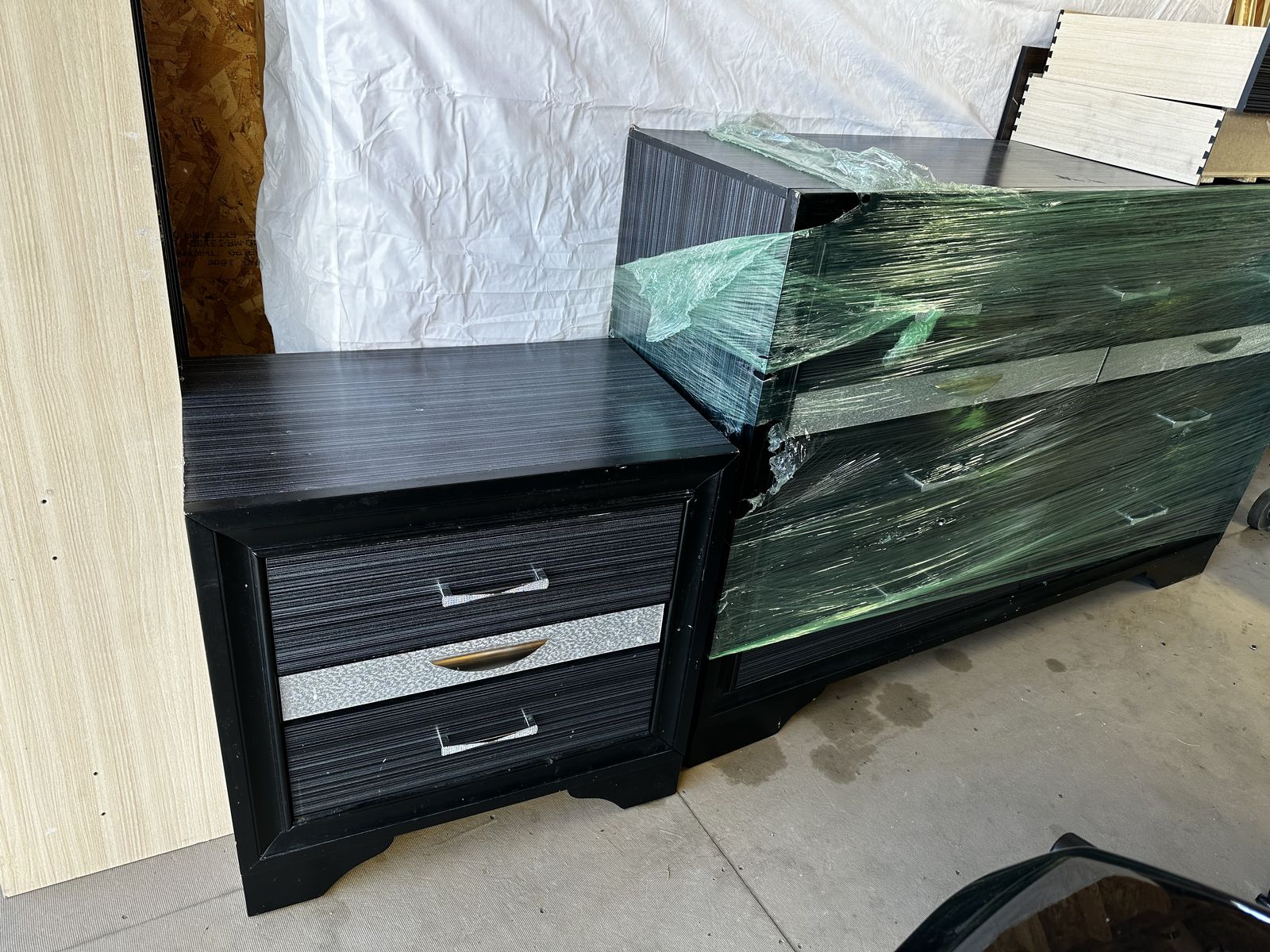Queen bed set