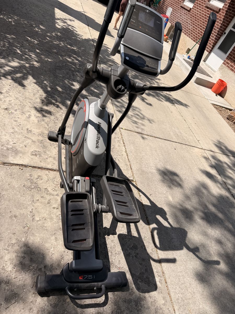 NordicTrack E 7.5 Z Elliptical Machine