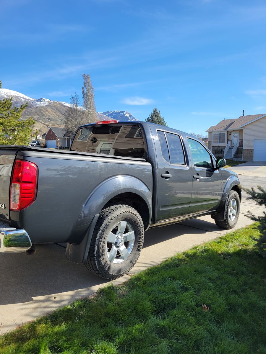 2010 NISSAN FRONTIER SE V6