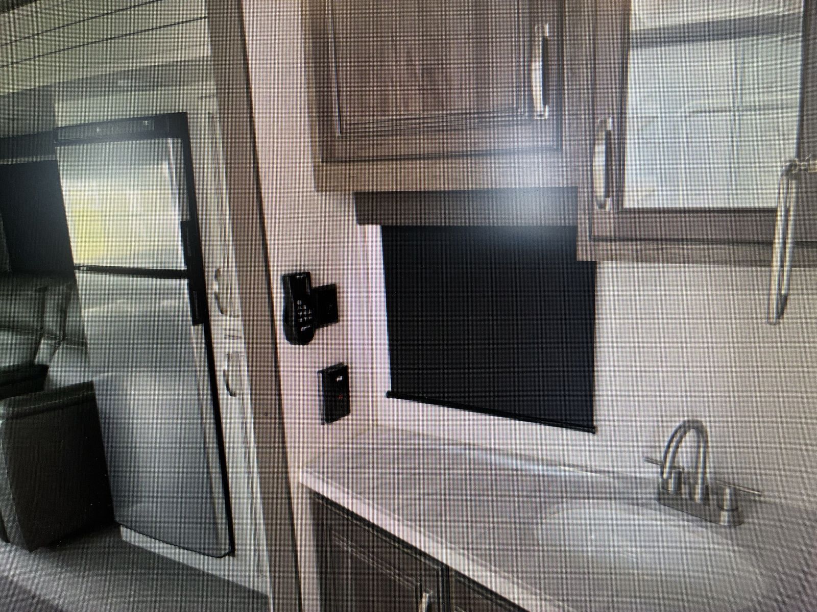 Main image 10