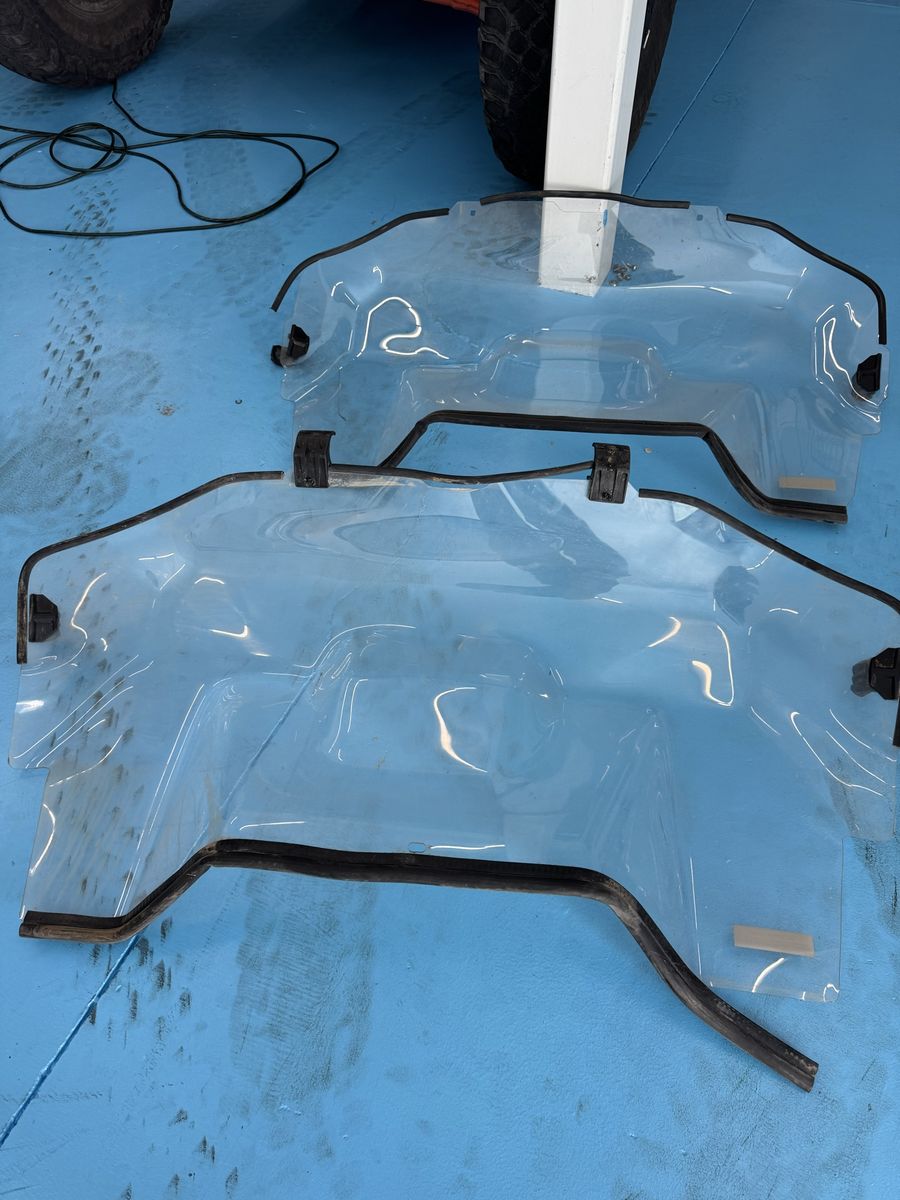 Rear windshield for Polaris side by side