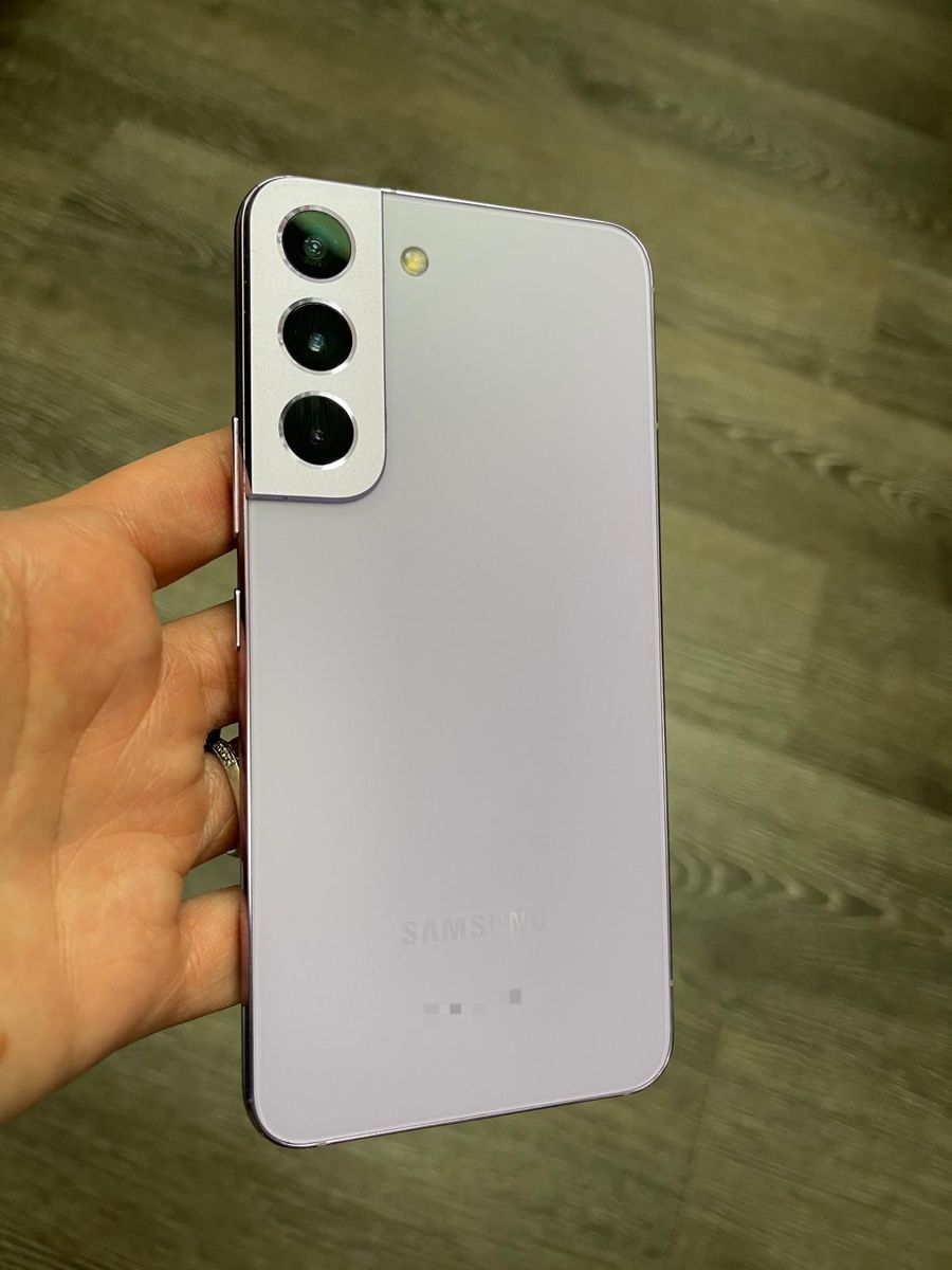 Samsung Galaxy S22 5G- 128GB - Unlocked