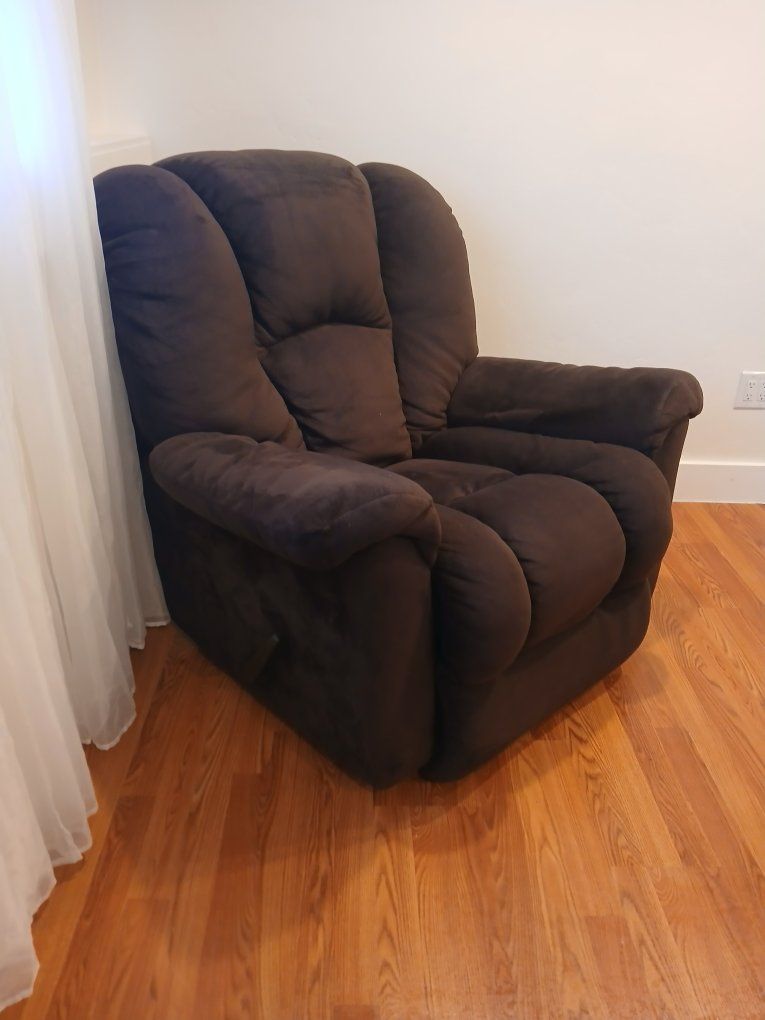 Main image 5