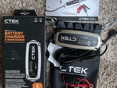 CTEK MXS 5.0 12V 4.3A Battery Charger & Maintainer with Box and Manual