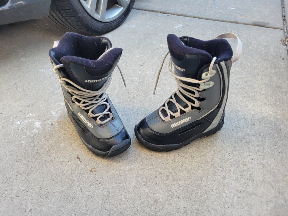 snowboard boots size 3