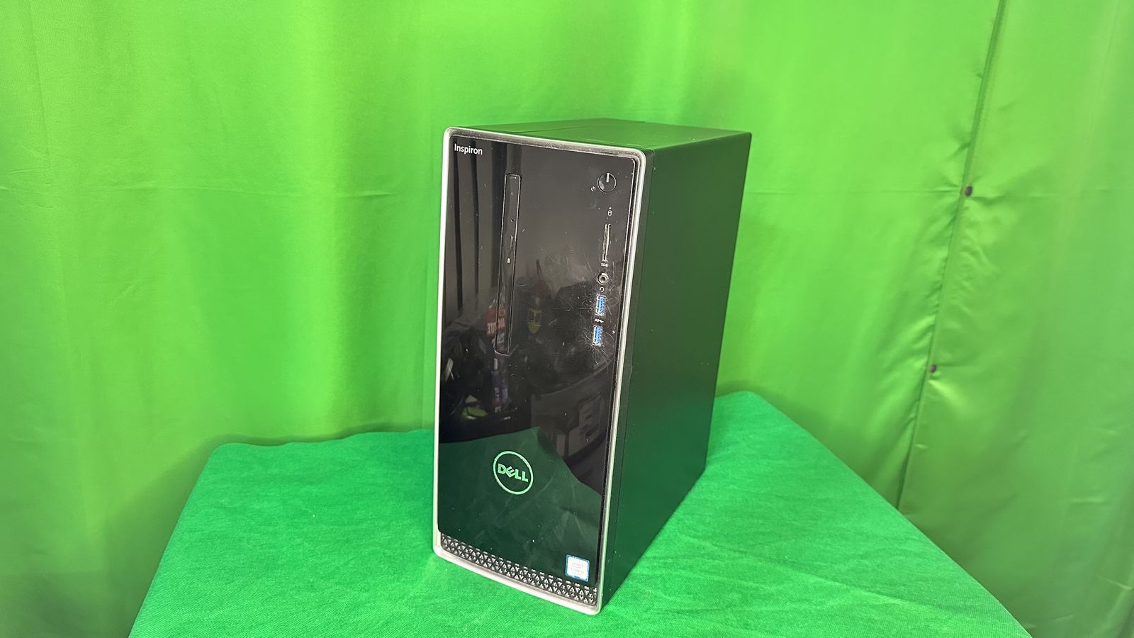 Dell Inspiron 3668, 8 GB RAM, 500 GB HDD, Windows 11 Home installed.