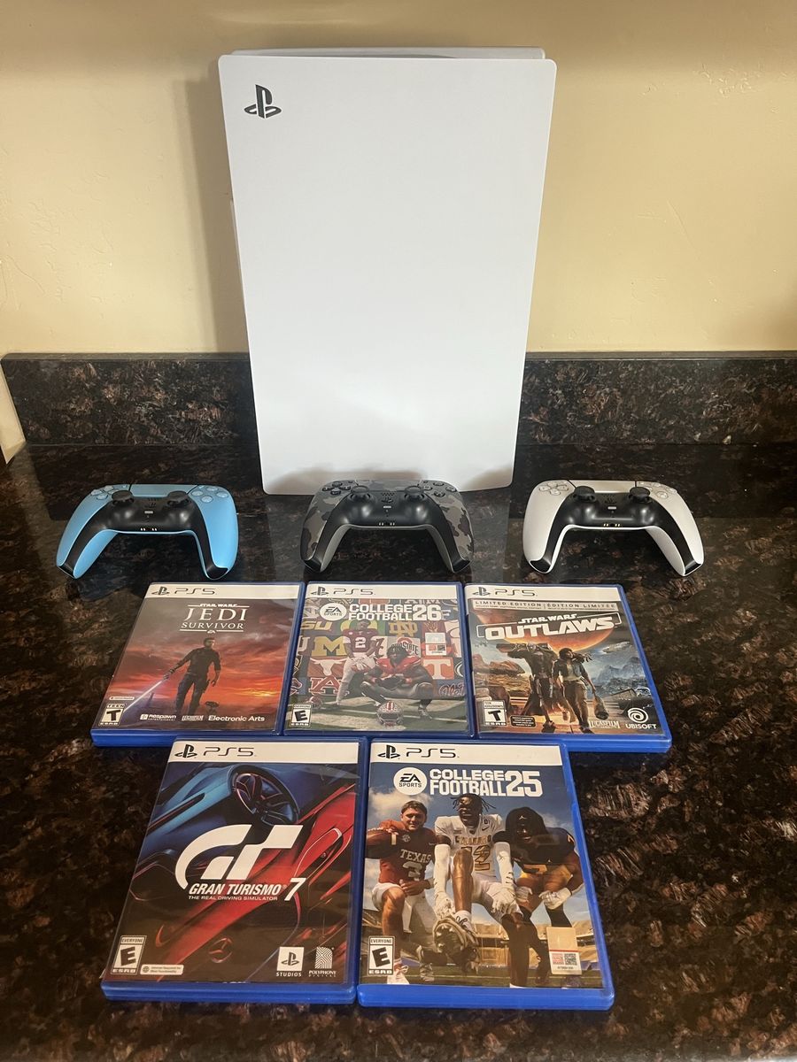 PlayStation 5, 3 controllers, 5 Games