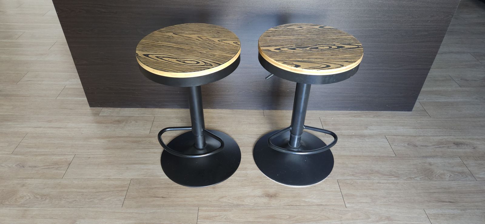 Swivel bar stools