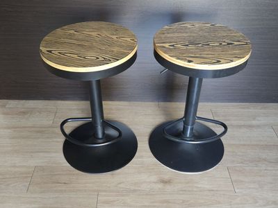 Swivel bar stools