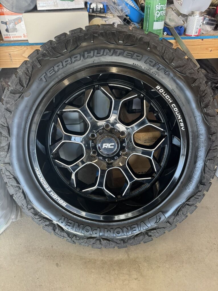 New Venom Power 20 Tire And RC Wheels
