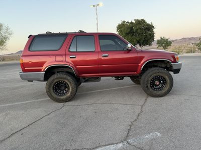 Toyota 4Runner SR5 V6 4WD SUV
