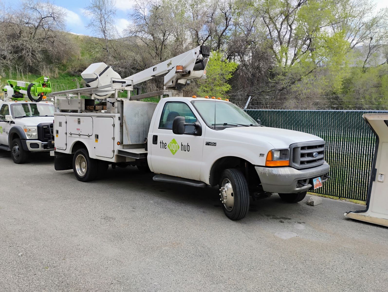 2001 Ford Bucket Truck