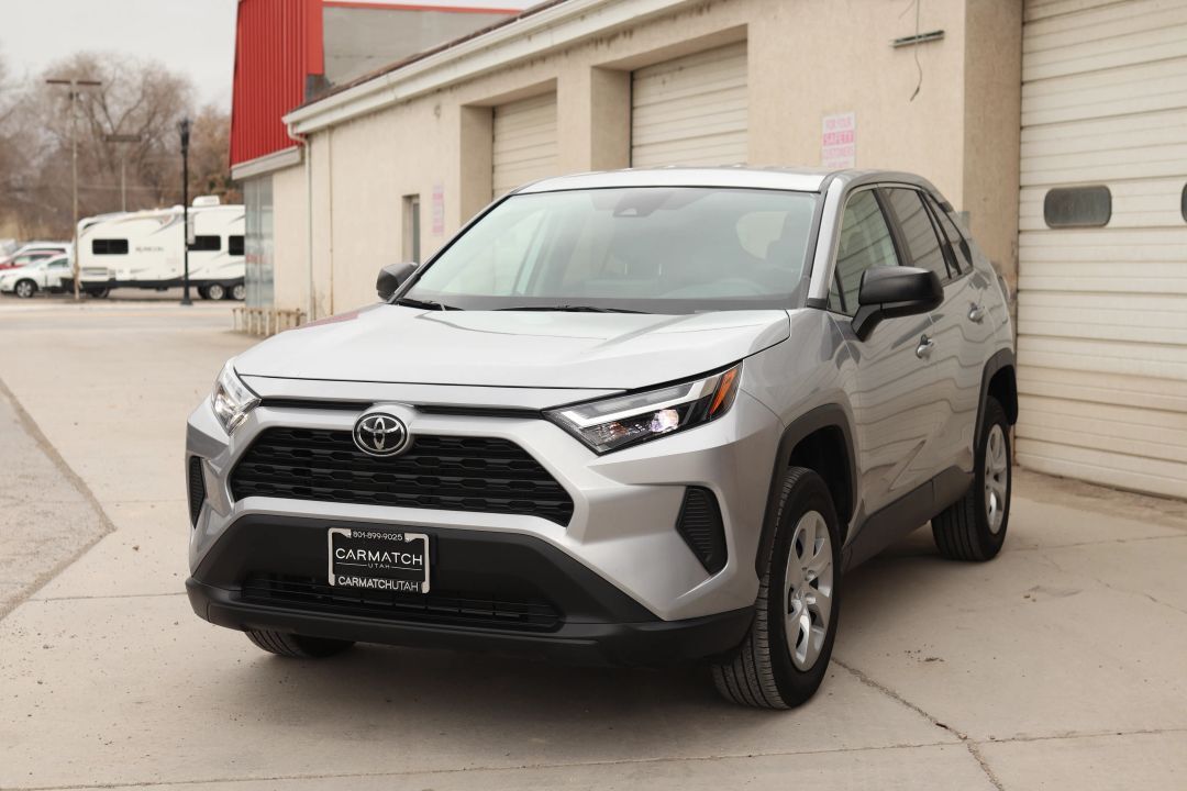 2023 Toyota RAV4 LE