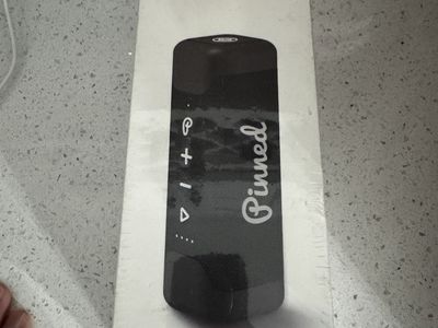 Pinned golf speaker