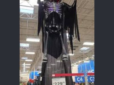 Cool 11Ft Animated Towering Reaper Halloween Decoration