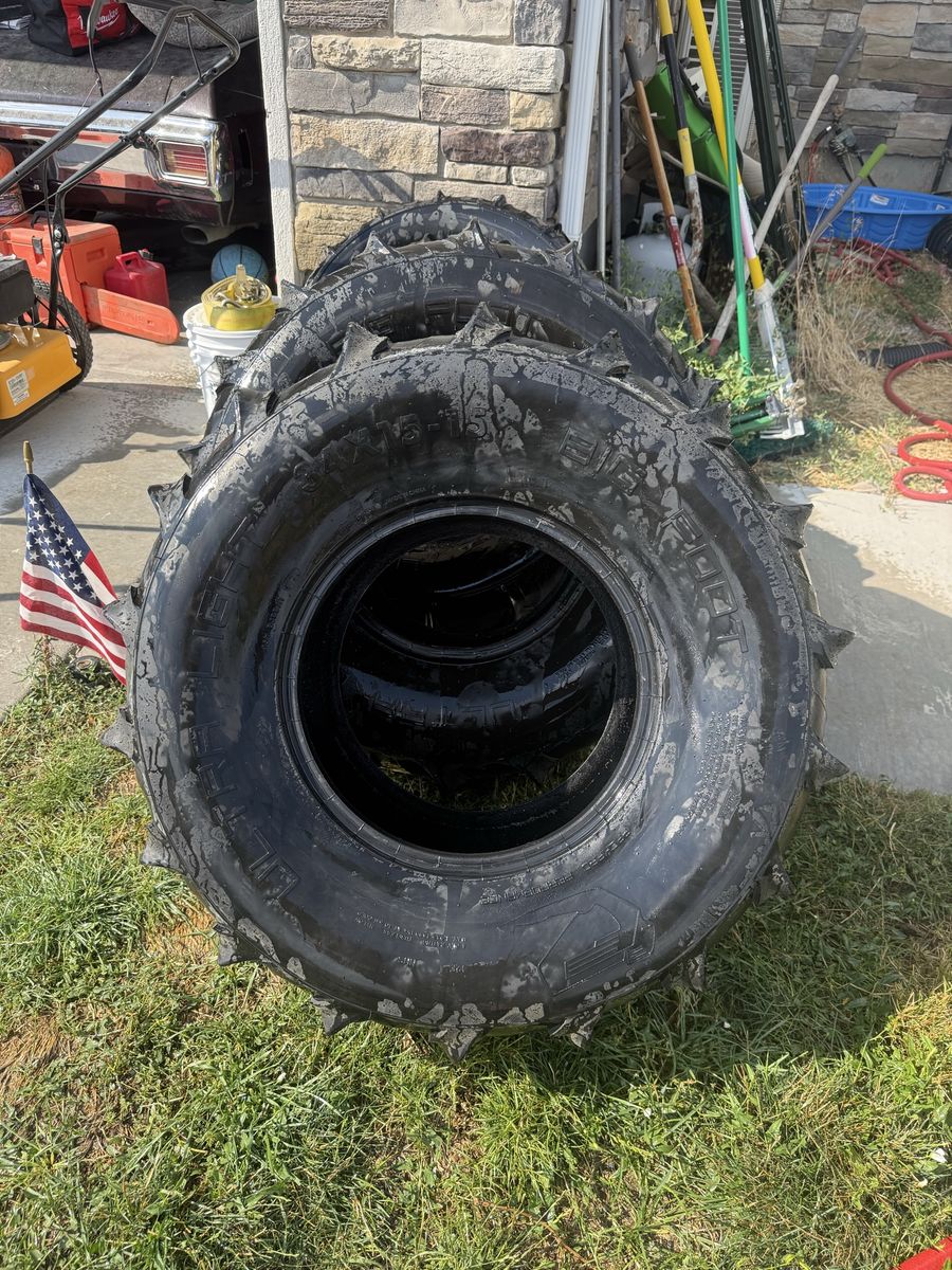 Packhard paddles tires